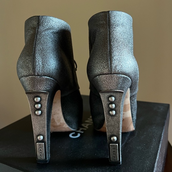 CHANEL lace up khaki booties heels - Picture 7 of 8